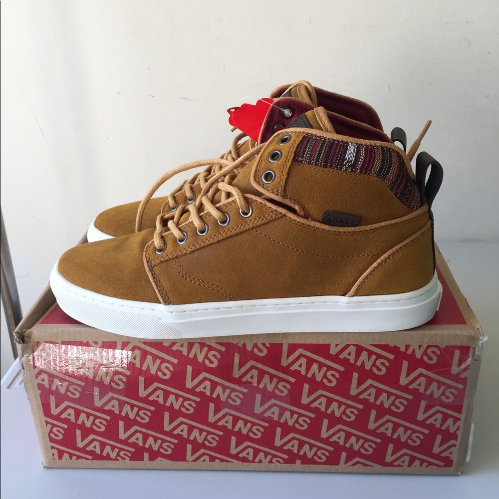 suede high top size 7 women 8.5